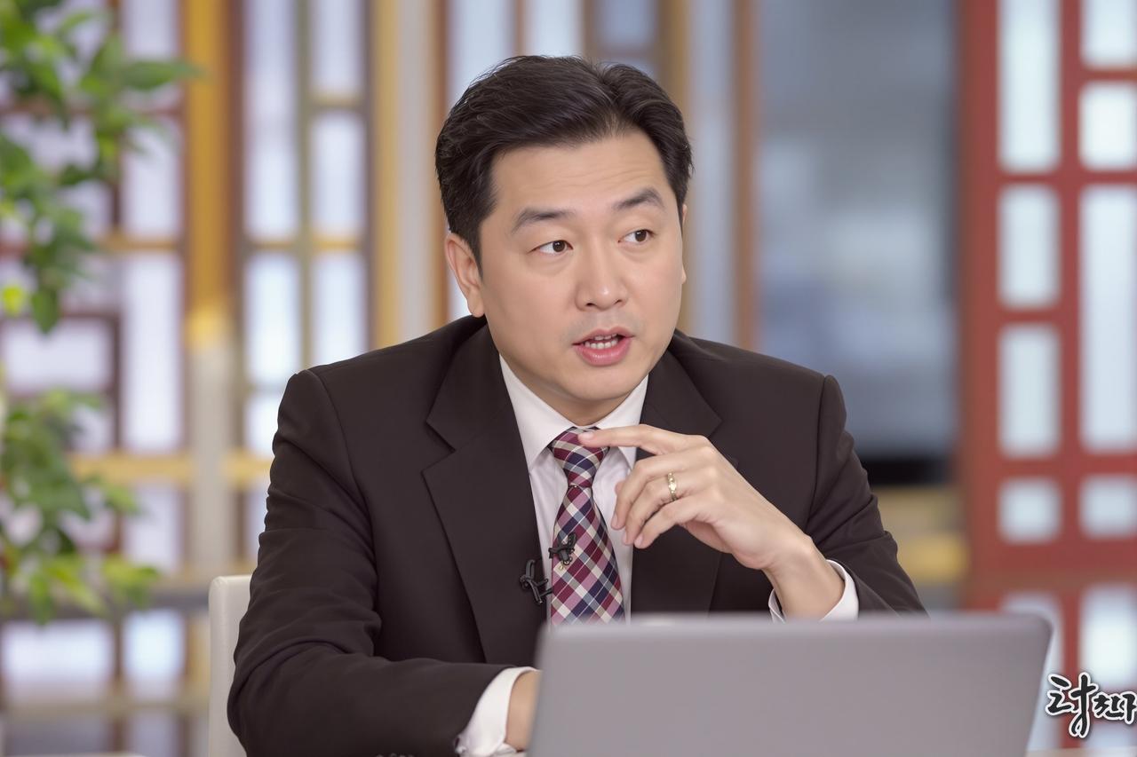 黑料正能量 - 某知名主持人被曝收受巨额礼品，内部人士提供详细账单